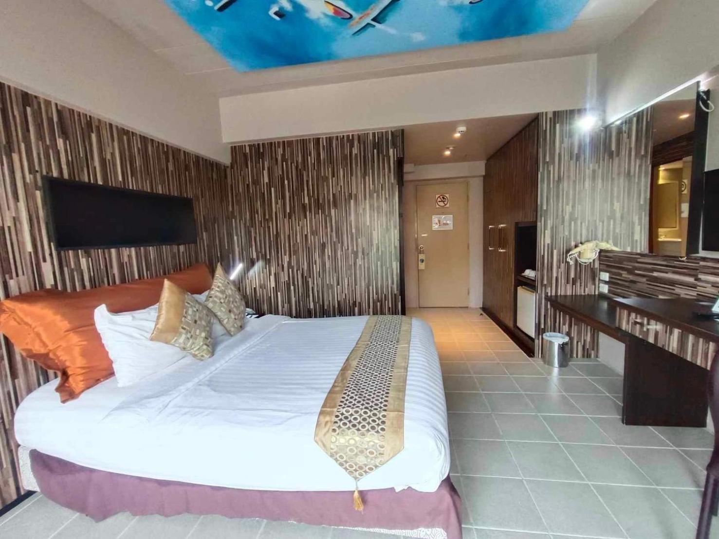 Condo Minium Patong Phuket Exterior photo